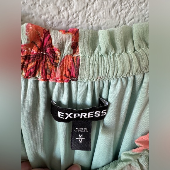 Off the shoulder summer dress. - Picture 7 of 8